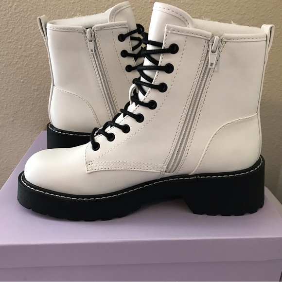 madden girl Carra Platform Combat Boots White - Picture 2 of 10